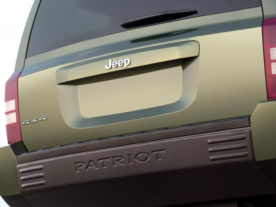  Jeep Patriot Concept 2005 года  (фото 6 из 16)
